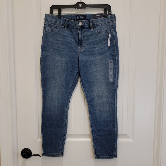 Gap Favorite Skinny Jegging Size 10/30P NWT - Picture 1 of 6